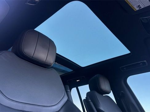 Used 2024 Land Rover Range Rover SE image 21