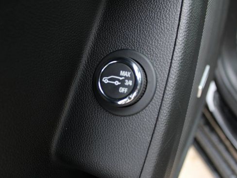 Used 2023 Chevrolet Traverse RS image 13