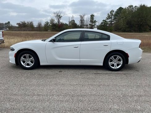 Used 2023 Dodge Charger SXT image 2