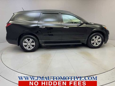 Used 2017 Chevrolet Traverse LT image 6