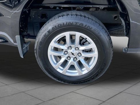 Used 2021 Chevrolet Silverado 1500 LT w/ Convenience Package II RWD image 11