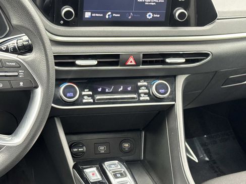Used 2022 Hyundai Sonata SEL w/ Preferred Accessory Package image 4