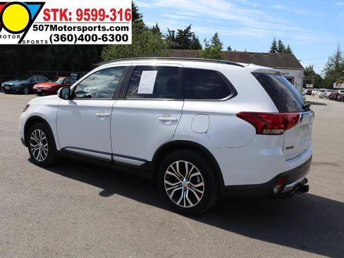 Used 2016 Mitsubishi Outlander SEL AWD/4WD image 7