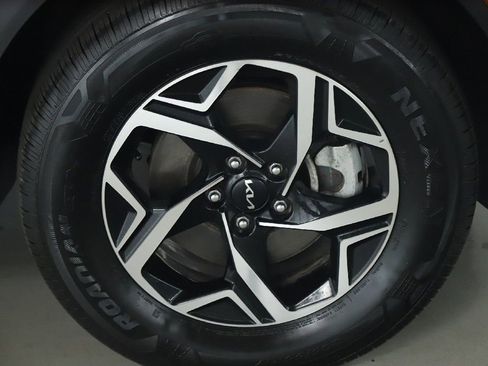 Used 2025 Kia Sportage LX image 10