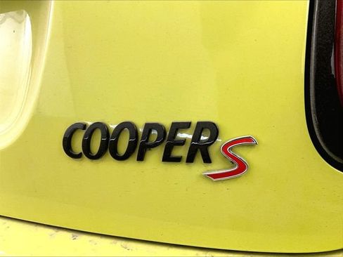 Used 2022 MINI Cooper S w/ Driver Assistance Package FWD image 13