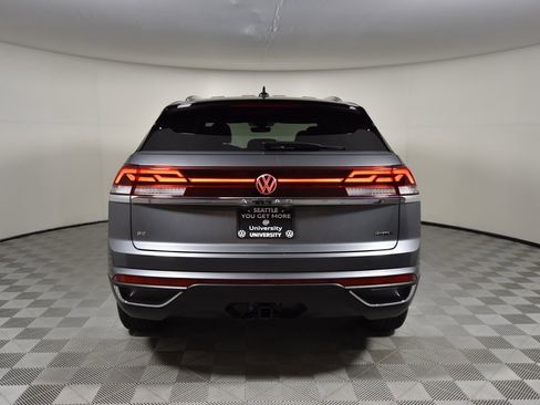 New 2025 Volkswagen Atlas Cross Sport SE image 6