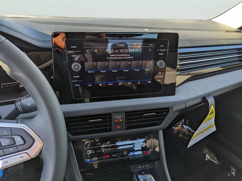 New 2026 Volkswagen Jetta SE FWD image 20
