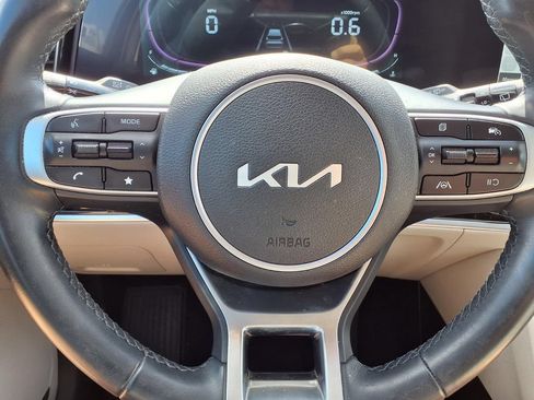 Certified 2025 Kia Sportage EX FWD image 17