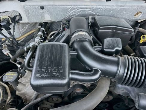 Used 2013 Ford Expedition XLT RWD image 27