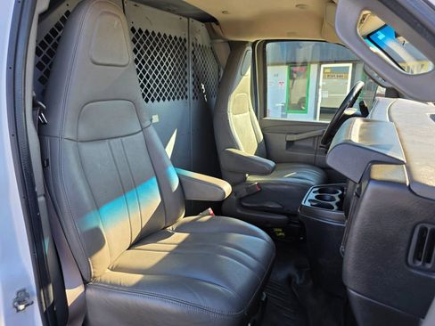 Used 2019 Chevrolet Express 2500 Extended w/ Driver Convenience Package image 14
