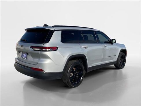 Used 2023 Jeep Grand Cherokee L Laredo image 6