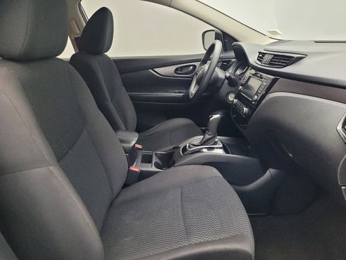 Used 2020 Nissan Rogue Sport S image 21