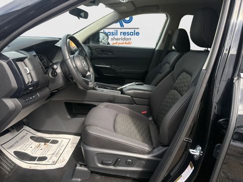 Used 2025 Nissan Pathfinder SV w/ Cargo Package image 8