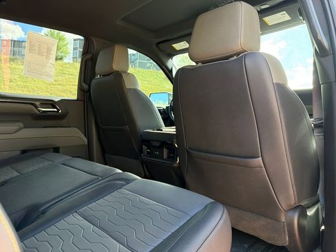 Used 2022 Chevrolet Silverado 1500 ZR2 w/ Technology Package image 28