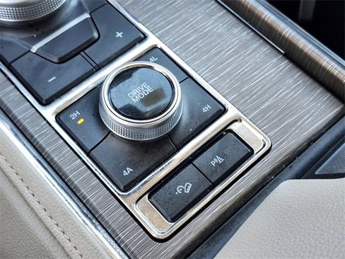 Used 2023 Ford Expedition Limited image 29