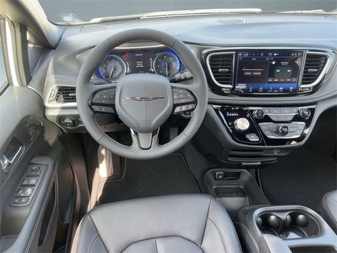 New 2026 Chrysler Pacifica Select w/ S Appearance Package image 26