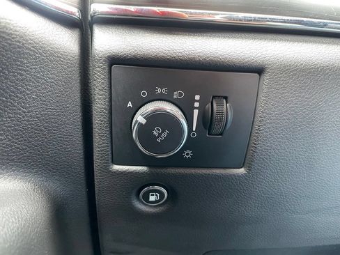 Used 2019 Jeep Grand Cherokee Limited w/ Luxury Group II AWD/4WD image 40