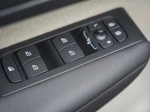 New 2026 Volvo XC40 B5 Plus w/ Protection Package Premier image 35