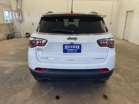 Used 2024 Jeep Compass Limited image 4