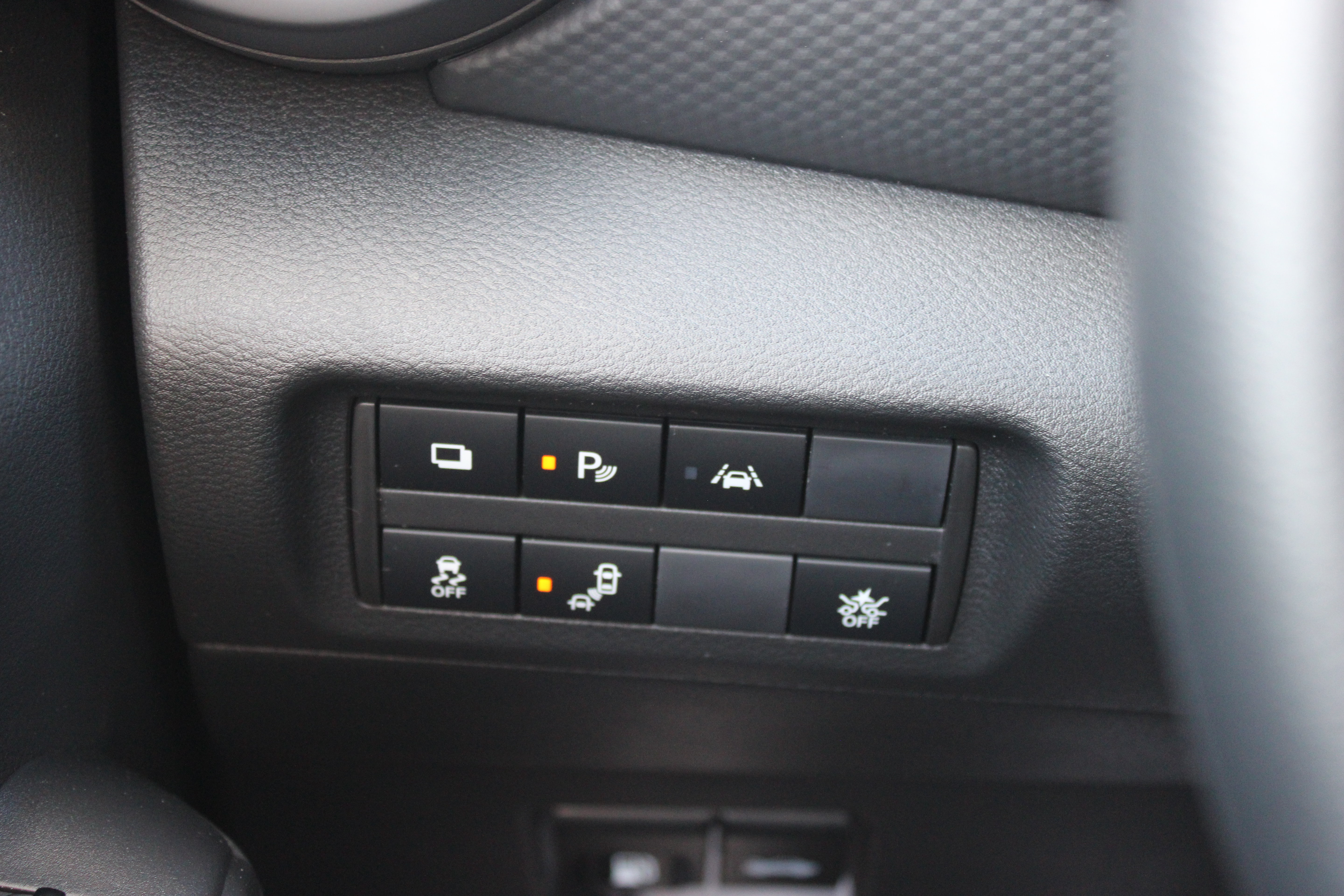 Certified 2025 Nissan Kicks Play S FWD image 21