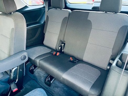 Used 2019 Chevrolet Traverse LT image 11