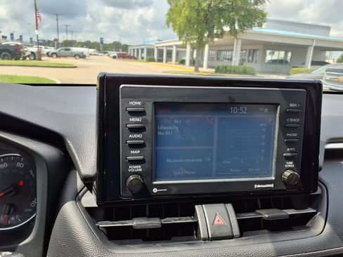 Used 2021 Toyota RAV4 LE w/ Carpet Mat Package (TMS) FWD image 25