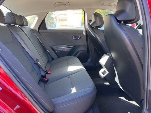 New 2025 Kia K4 LXS image 13