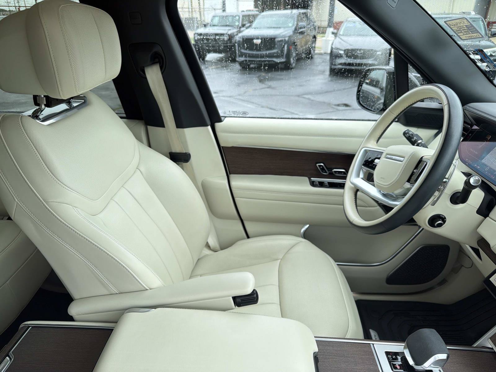 Used 2024 Land Rover Range Rover Long Wheelbase Autobiography AWD/4WD image 11