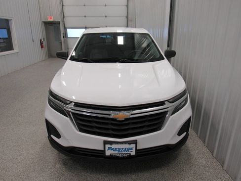 Used 2022 Chevrolet Equinox LS w/ LS Convenience Package AWD/4WD image 9