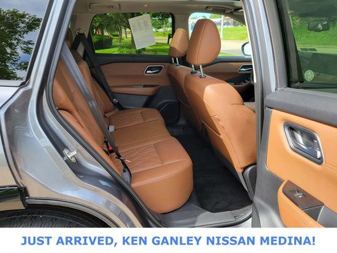 Certified 2026 Nissan Rogue Platinum w/ Platinum Premium Package AWD/4WD image 19