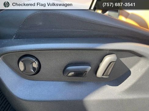 Used 2019 Volkswagen Tiguan SE w/ Panoramic Sunroof Package AWD/4WD image 23