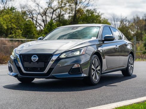 Used 2022 Nissan Altima 2.5 SV image 3