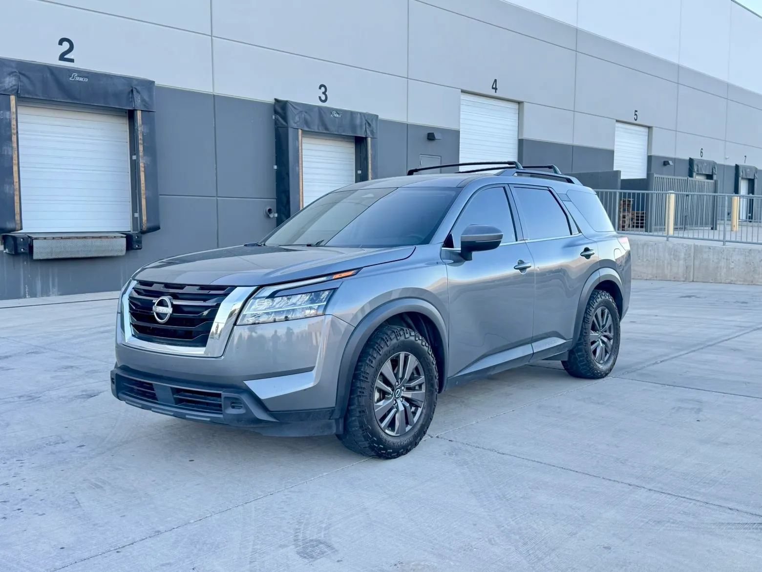 Used 2022 Nissan Pathfinder SV AWD/4WD image 1