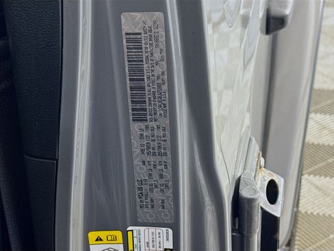 Used 2018 Jeep Wrangler Unlimited Sahara image 40