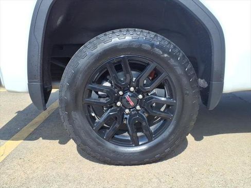 Used 2023 GMC Sierra 1500 Elevation w/ X31 Off-Road Package AWD/4WD image 8