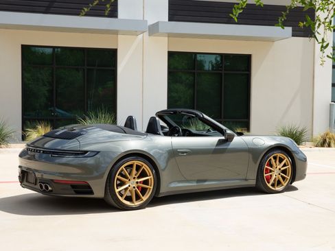 Used 2021 Porsche 911 Carrera S w/ Premium Package RWD image 11