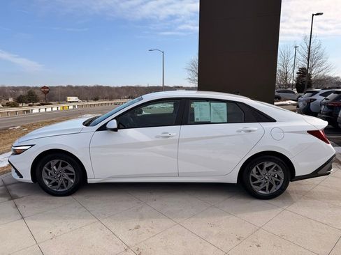 New 2025 Hyundai Elantra Blue Blue DCT image 2