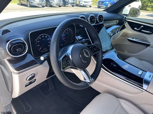 Used 2025 Mercedes-Benz GLC 300 GLC 300 image 17