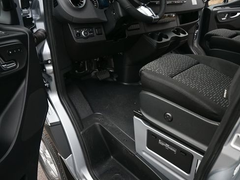 Used 2026 Mercedes-Benz Sprinter 2500 image 7