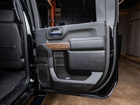 Used 2023 Chevrolet Silverado 3500 High Country w/ Z71 Off-Road Package image 39