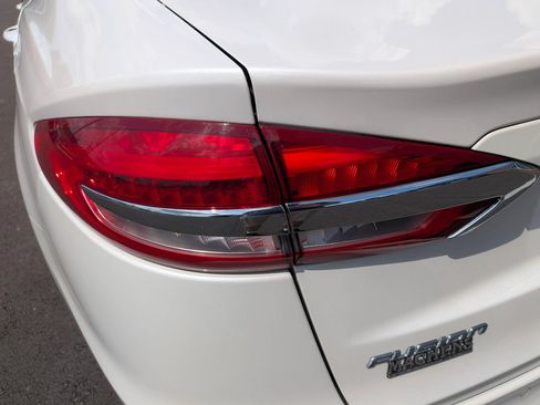 Used 2019 Ford Fusion SE FWD image 14