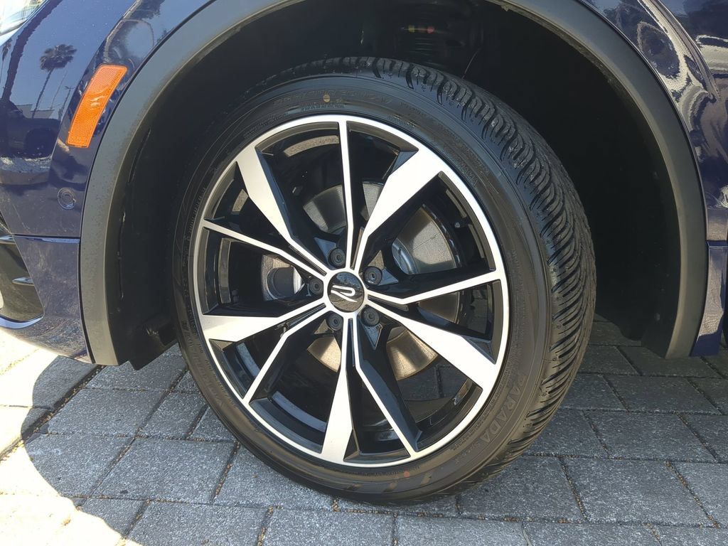 Certified 2023 Volkswagen Tiguan SEL R-Line AWD/4WD image 37