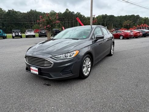 Used 2020 Ford Fusion SE FWD image 7