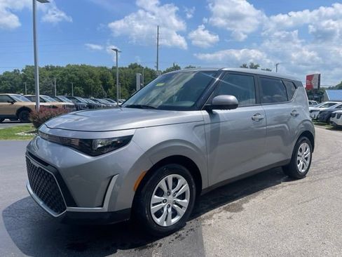 Used 2024 Kia Soul LX FWD image 1