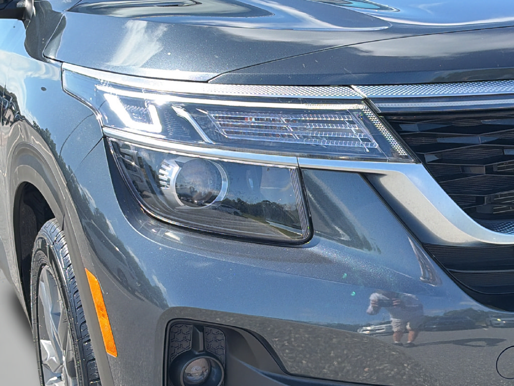 Used 2023 Kia Seltos S w/ Navigation Package FWD image 26