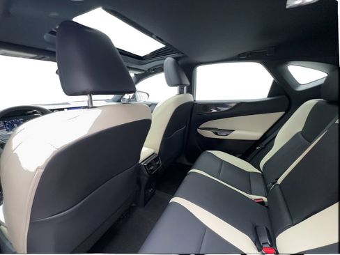 Used 2024 Lexus NX 250 FWD w/ Towing Package (2000 Lbs) image 25