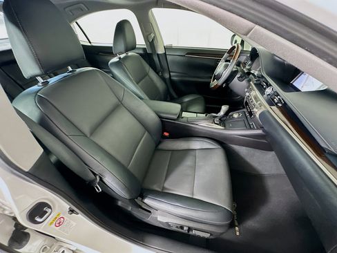 Used 2017 Lexus ES 350 w/ Navigation System Package image 30