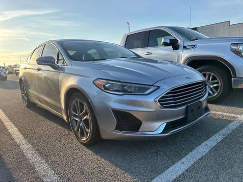 Used 2020 Ford Fusion SEL FWD image 3