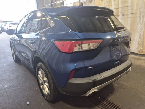 Used 2022 Ford Escape SE AWD/4WD image 2