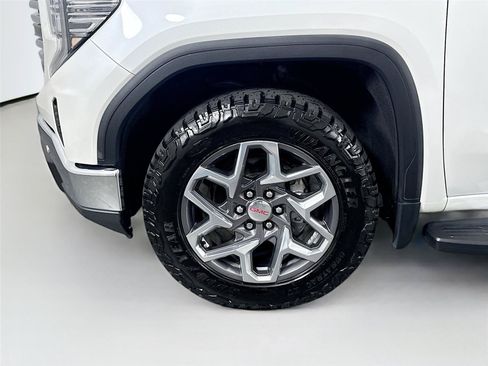 Used 2022 GMC Sierra 1500 SLT w/ SLT Premium Plus Package AWD/4WD image 47